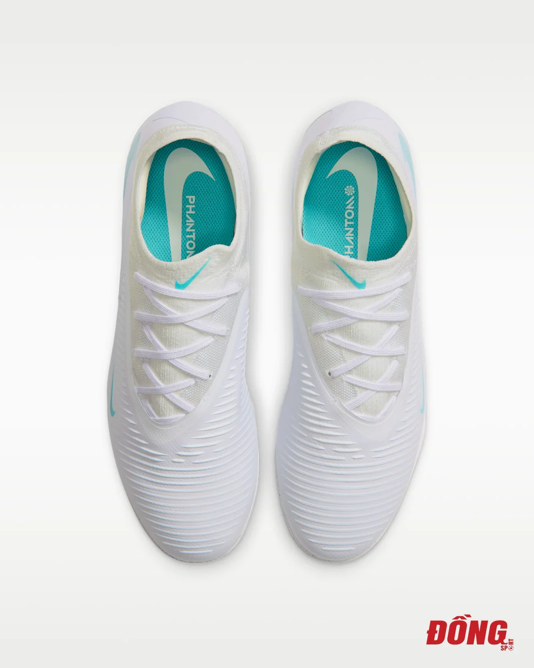 Cặp giày Nike Phantom 6 Low Pro TF HJ4123-102 nhìn từ trên xuống